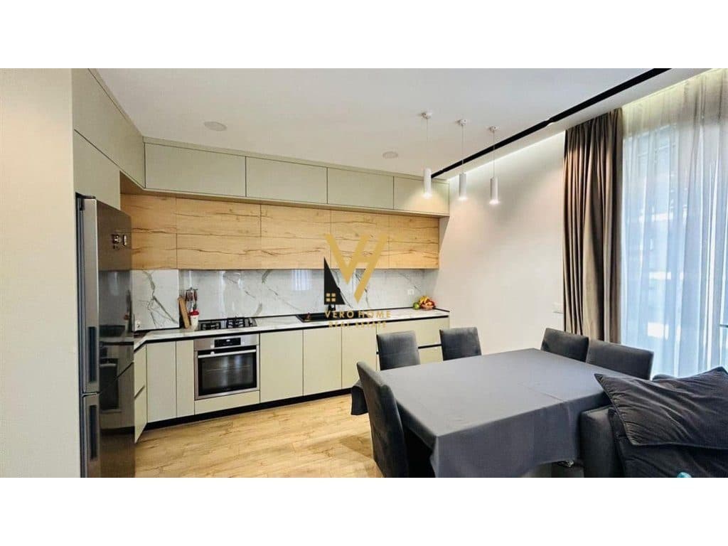 SHITET APARTAMENT 1+1+BLK TE FOLEJA E GJELBER, RING CENTER 195.000 EURO 2