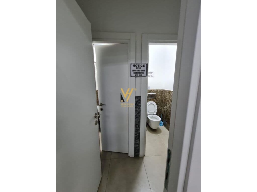 Shitet ambjent komercial te Komuna e Parisit 460 m2 4