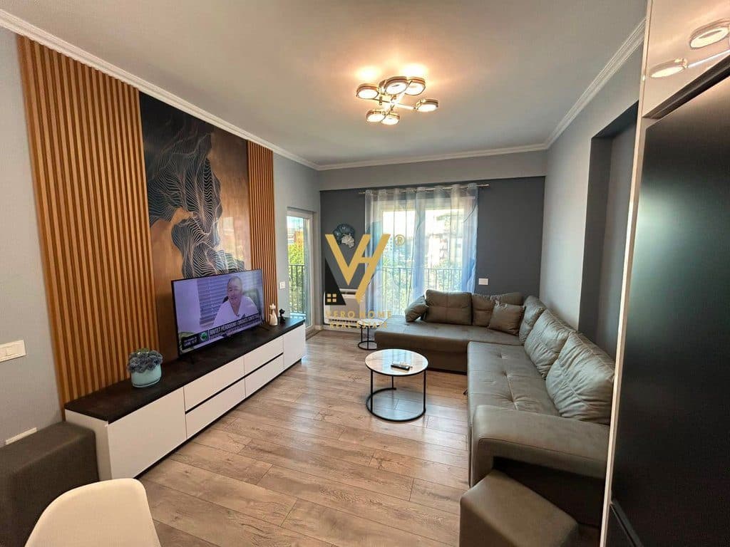 JEPET APARTAMENT 2+1+BLK ME QERA NE QENDER 75.000 LEKE