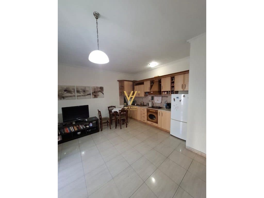 JEPET APARTAMENT 1+1+BLK ME QIRA TE KOMUNA E PARISIT 55.000 LEKE 2