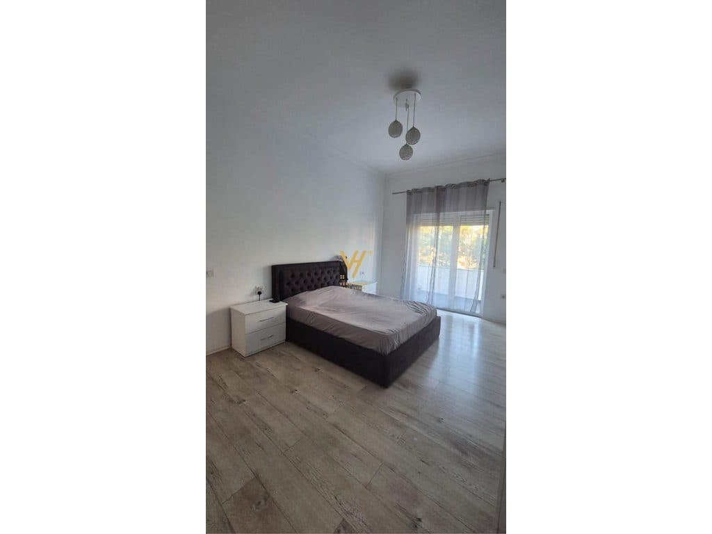 JEPET APARTAMENT 1+1+BLK ME QIRA TE KOPSHTI BOTANIK 55.000 LEKE 3