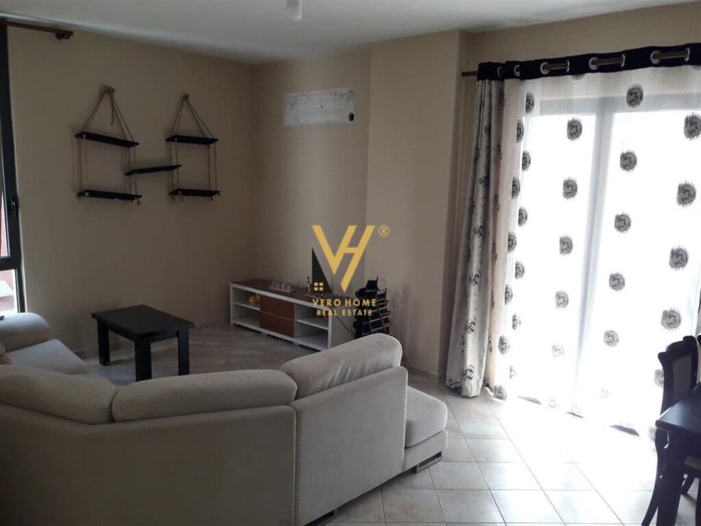 Jepet Apartament 2+1+2+ballkon me qera te Rruga 3 Deshmoret , Yzberisht 123 m2 2