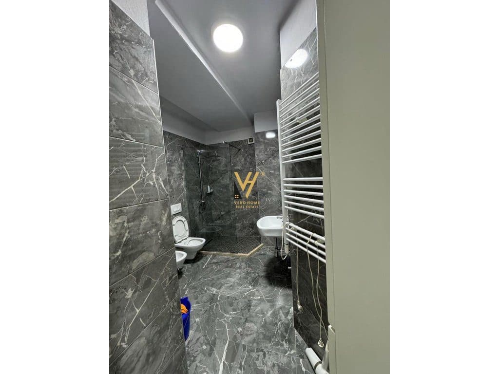 JEPET APARTAMENT 1+1+BLK ME QERA TE KODRA E DIELLIT 2 700 EURO 4