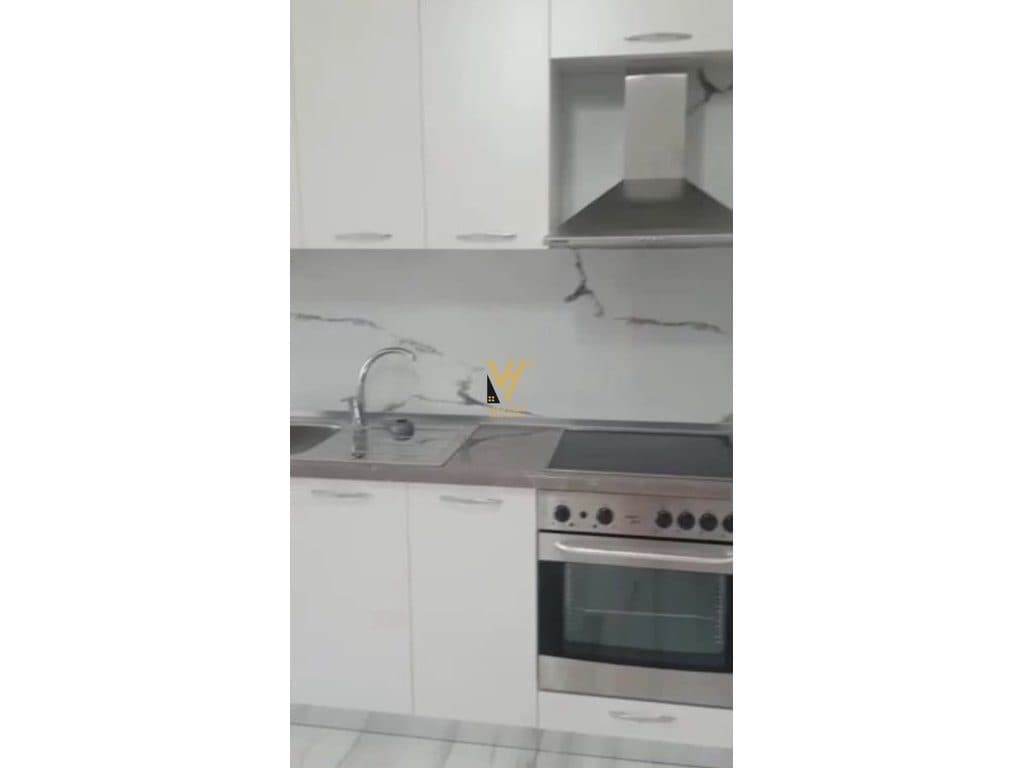 JEPET ZYRE 60 M2 ME QERA TE ALI DEMI 45.000 LEKE 2