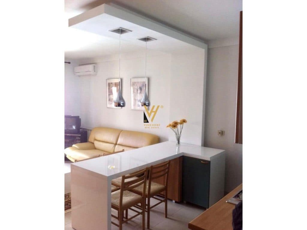 JEPET APARTAMENT 1+1 ME QIRA TE RRUGA E AMBASADAVE 50.000 LEKE