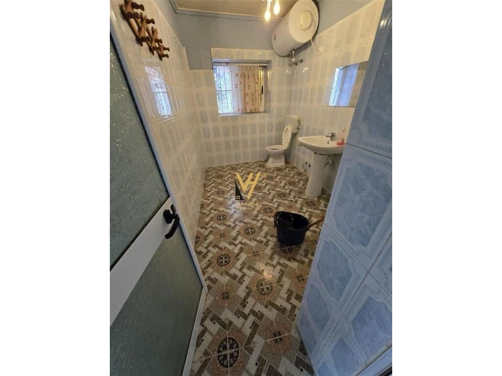 JEPET AMBIENT ME QERA TE SPITALI NENE TEREZA 600 EURO 4