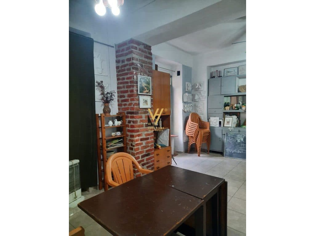 JEPET ZYRE 76 M2 ME QIRA TEK SHALLVARET 1.500 EURO 2
