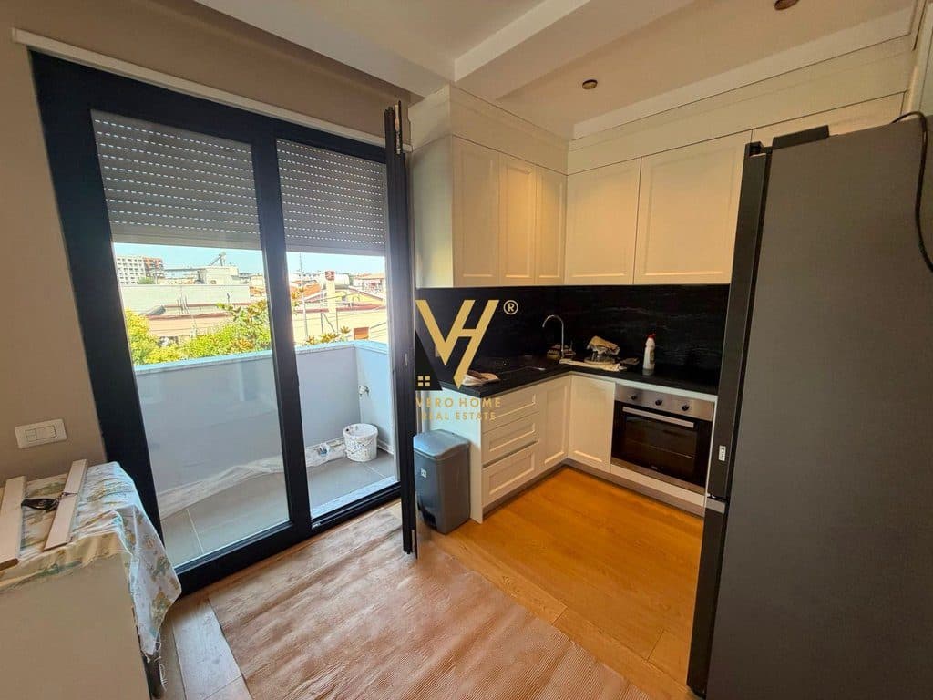 SHITET VILE DY KATESHE TE KODRA E PRIFTIT 950.000 EURO 3