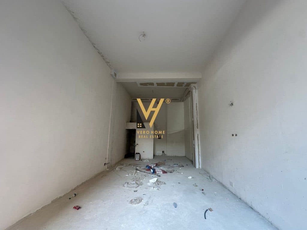 JEPET AMBIENT 70 M2 ME QERA TE KOMPLEKSI E88, YZBERISHT 600 EURO