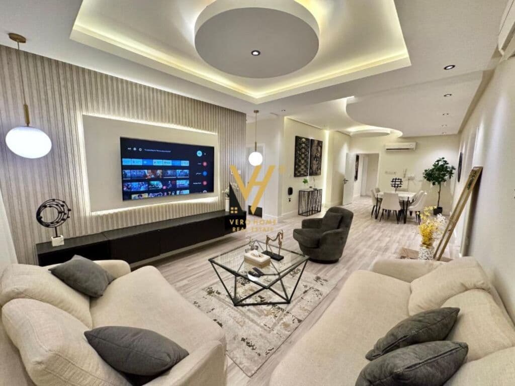 Jepet Apartament 3+1+2+post parkimi me qera te Liqeni i Thate 120 m2