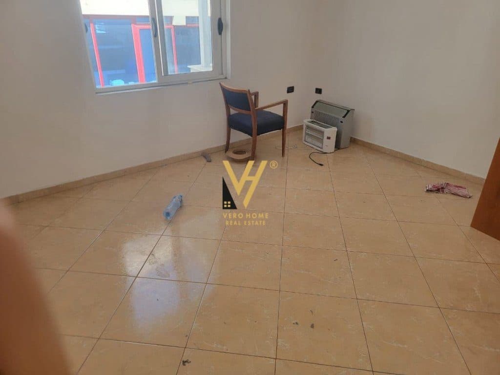 JEPET ZYRE 70 M2 ME QERA TE 5 MAJI 300 EURO 2