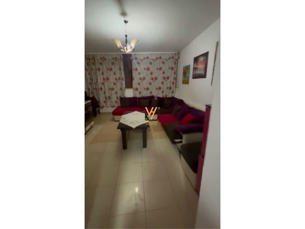 JEPET APARTAMENT 2+1 ME QIRA TE XHAMIA E TABAKVE 50.000 LEKE