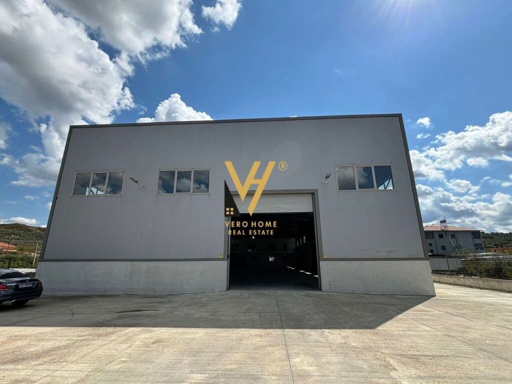 Jepet Kapanon me qera ne Marikaj , Vore 1620 m2 3