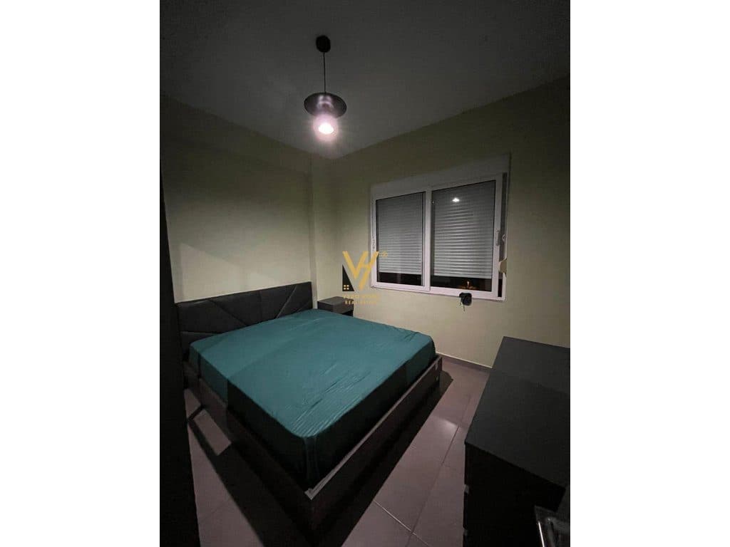 JEPET APARTAMENT 1+1+BLK ME QERA TEK TERMINALI VERIUT 40.000 LEKE 3