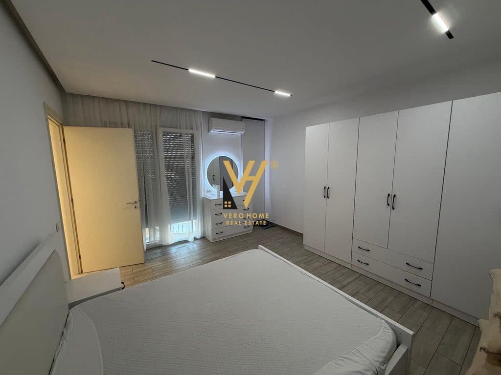 JEPET APARTAMENT 1+1 PER QIRA NE QENDER 80.000 LEKE 3