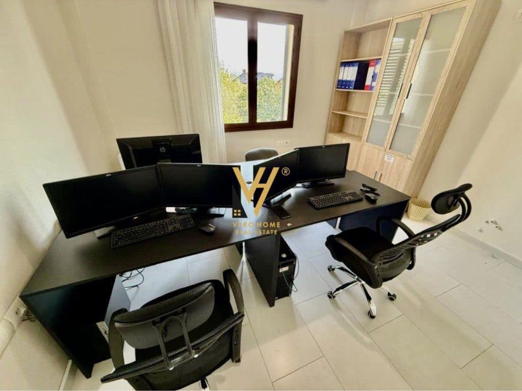 JEPET ZYRE 150 M2 ME QIRA TE QYTETI STUDENTI 650 EURO 3