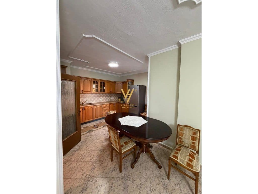 JEPET APARTAMENT 2+1+2+2BLK ME QERA TE MYSLYM SHYRI 70.000 LEKE 3