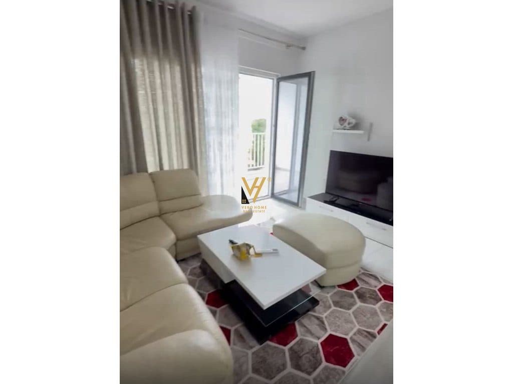 JEPET APARTAMENT 1+1 ME QERA TE ZOGU I ZI 650 EURO