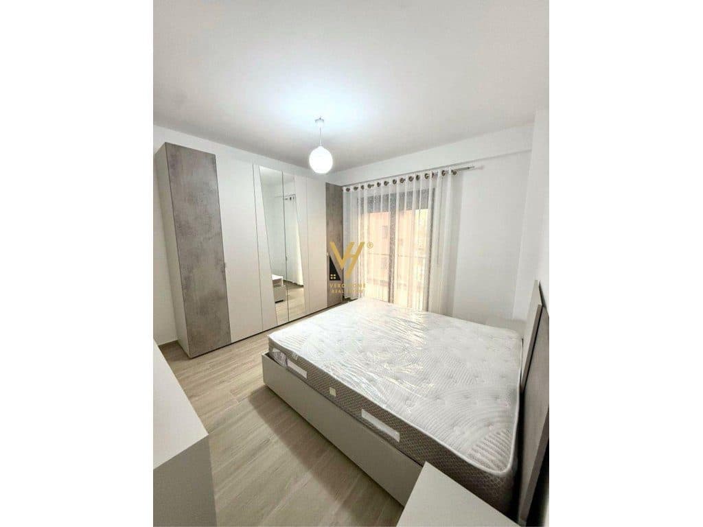 JEPET APARTAMENT 2+1+2+BLK ME QERA TE UNAZA E RE 700 EURO 3