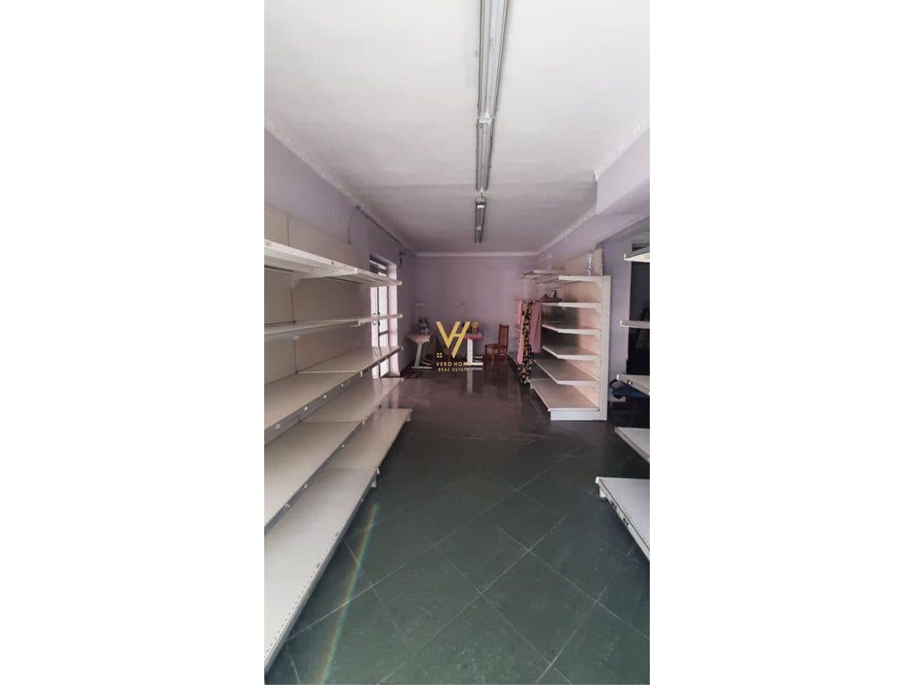 JEPET DYQAN 62 M2 ME QERA PRANE RRUGES TE KAVAJES 600 EURO