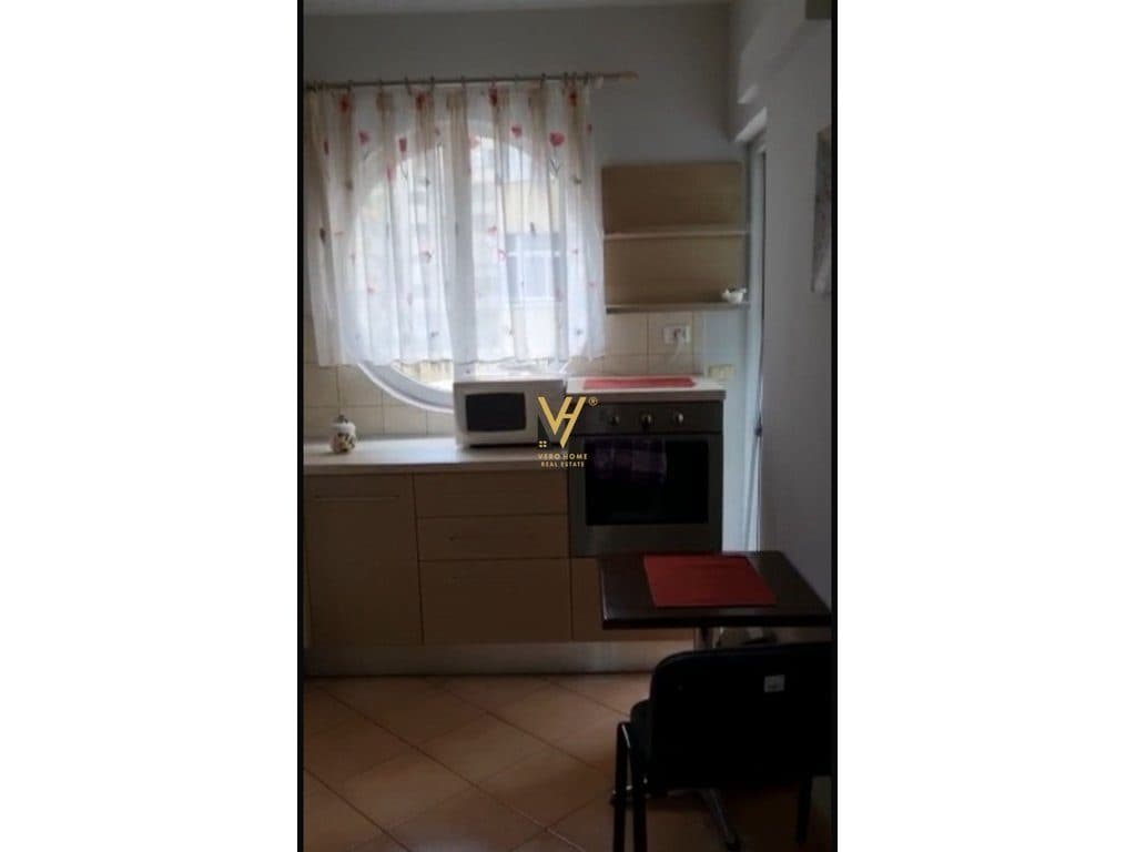 JEPET APARTAMENT 2+1+BLK ME QERA TE KRISTAL CENTER 65.000 LEKE 2
