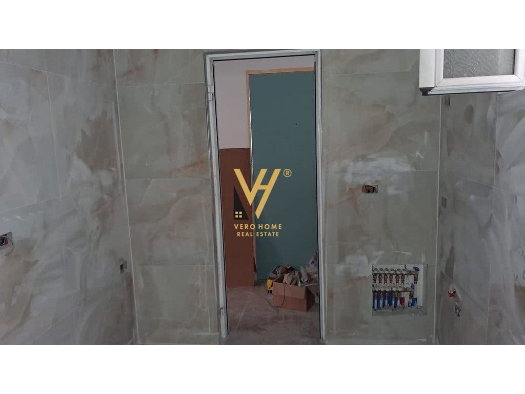 JEPET GARSONIERE 25 M2 ME QERA NE QENDER 50.000 LEKE 2