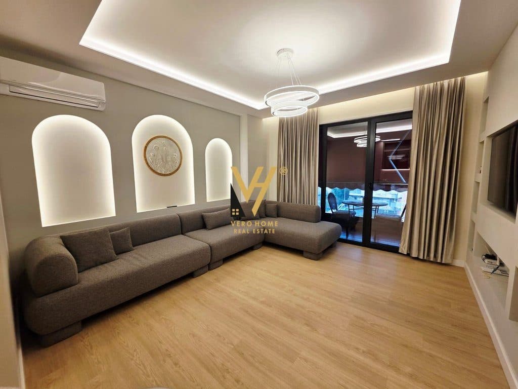 JEPET APARTAMENT 3+1+2+BLK ME QIRA TE KOMUNA PARISIT, KOM. OLIMPIK 1.800 EURO