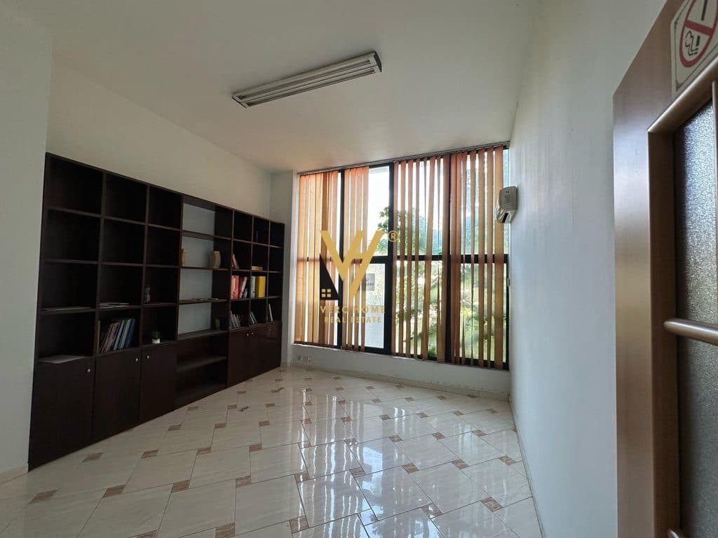 SHITET AMBIENT BIZNESI 230 M2 TE BRRYLI 560.000 EURO