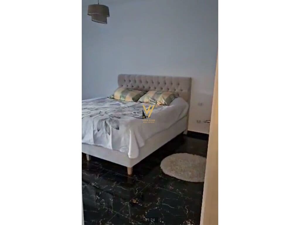 Shitet apartament 2+1+ballkon te Materniteti i Ri 210 m2 2