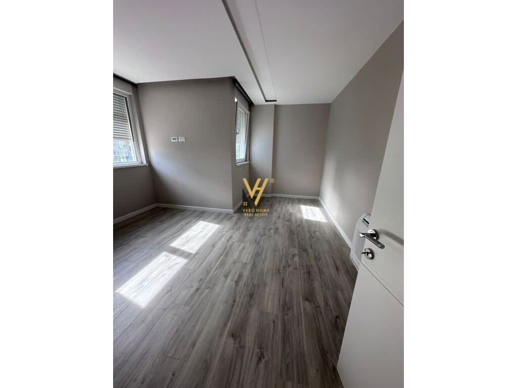 Jepet zyre me qera te Ish Ekspozita Sot 125 m2 4