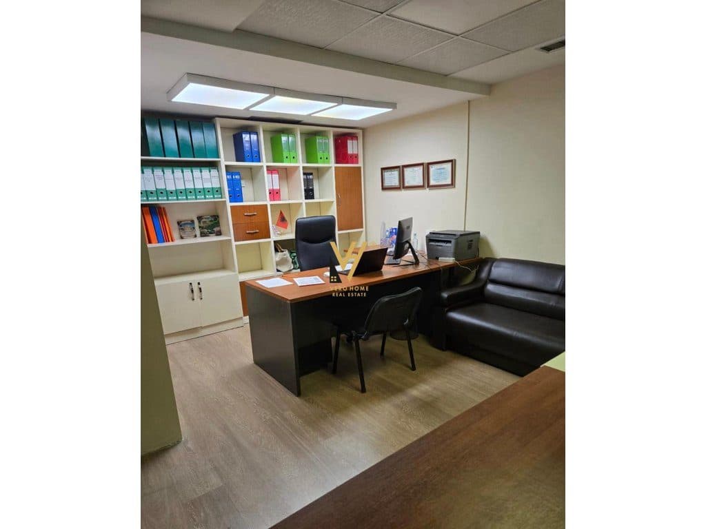 SHITET ZYRE 22 M2 TE ISH PARKU 47.000 EURO