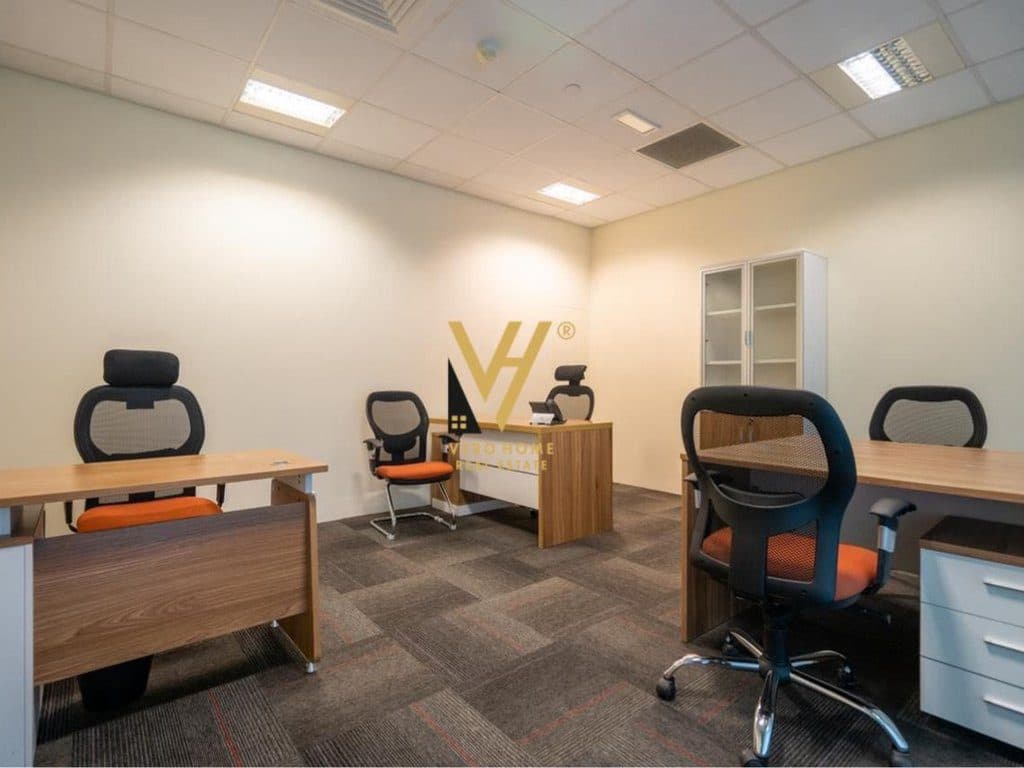 JEPET ZYRE 132 M2 ME QIRA NE BLLOK 2.500 EURO