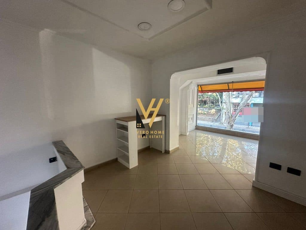 JEPET AMBIENT BIZNESI 113 M2 ME QERA RRUGA FERIT XHAJKO 100.000 LEKE 2