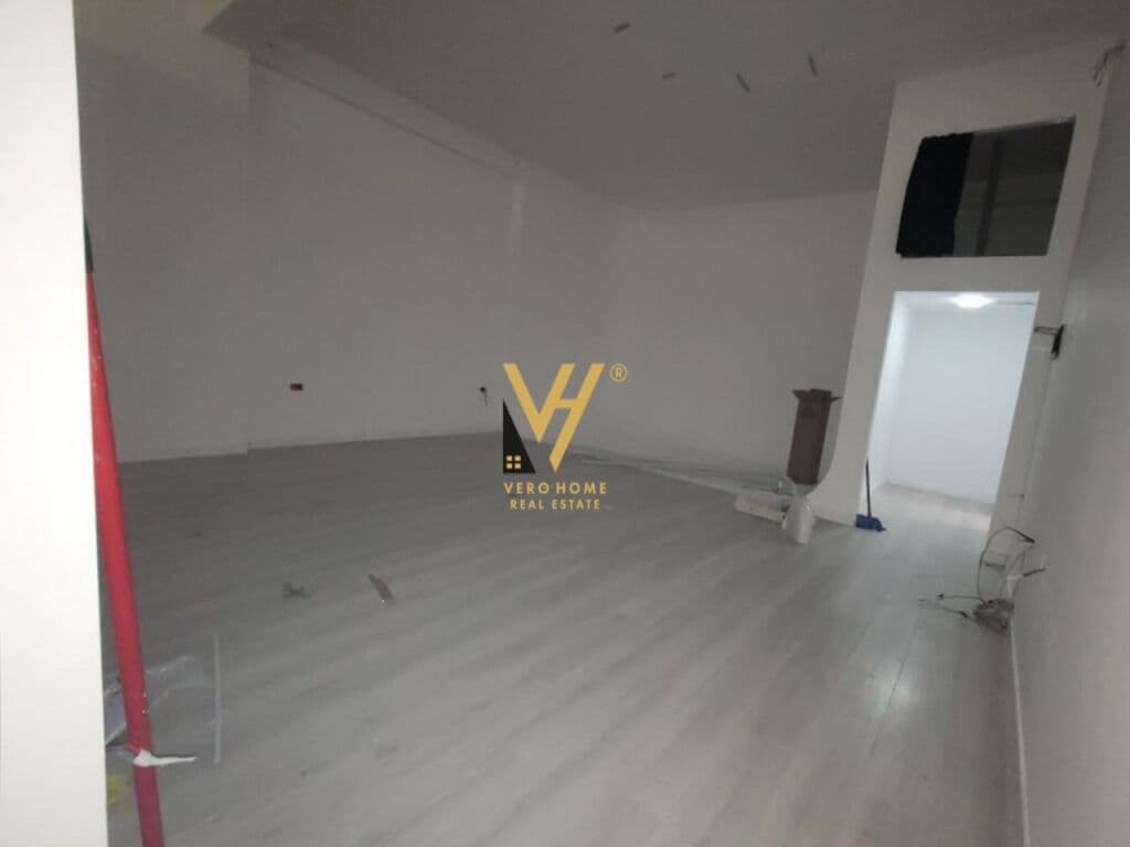 Shitet Njesi Biznesi 90.8 m2 te Shkolla e Baletit , Rruga e Elbasanit