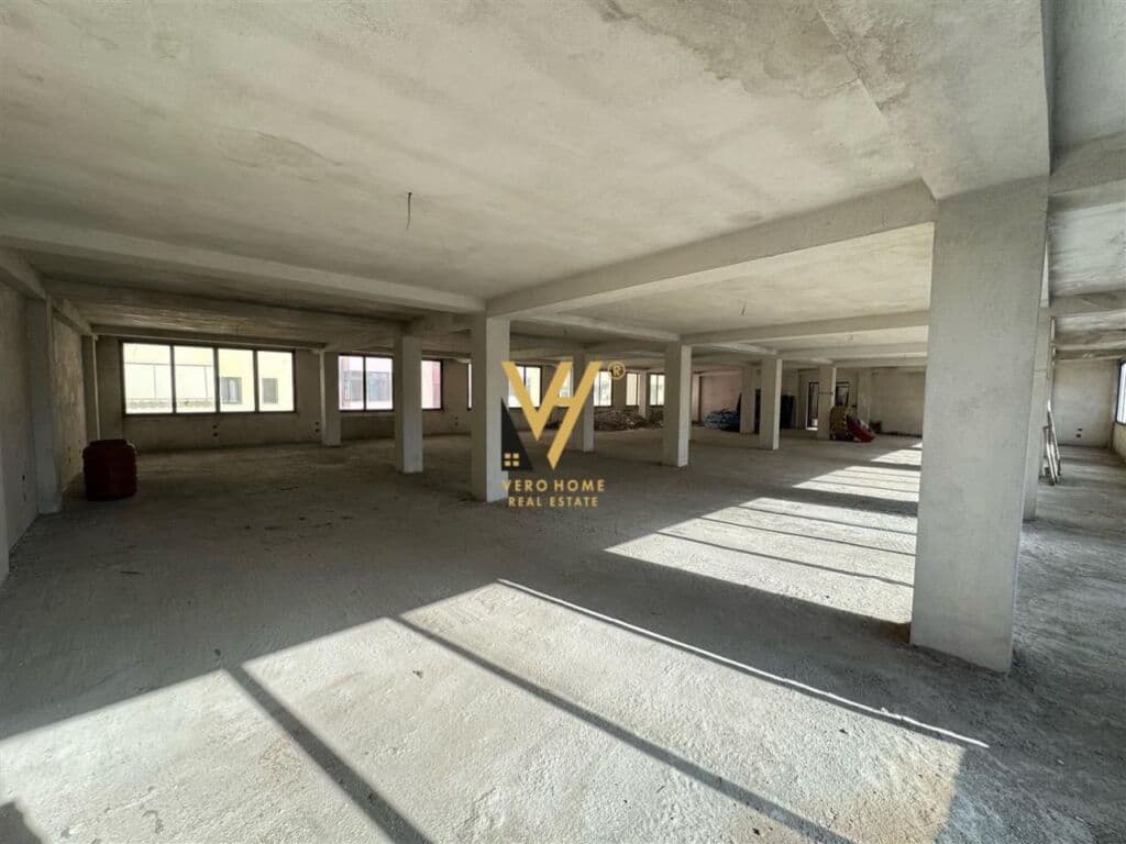 Jepet Ambient Biznesi me qera prane Delijorgjit 450 m2 4