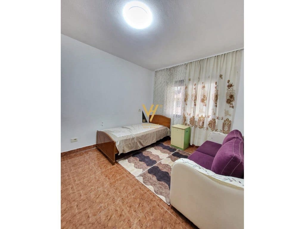 JEPET APARTAMENT 2+1+BLK ME QERA TE SHESHI WILSON 60.000 LEKE 3