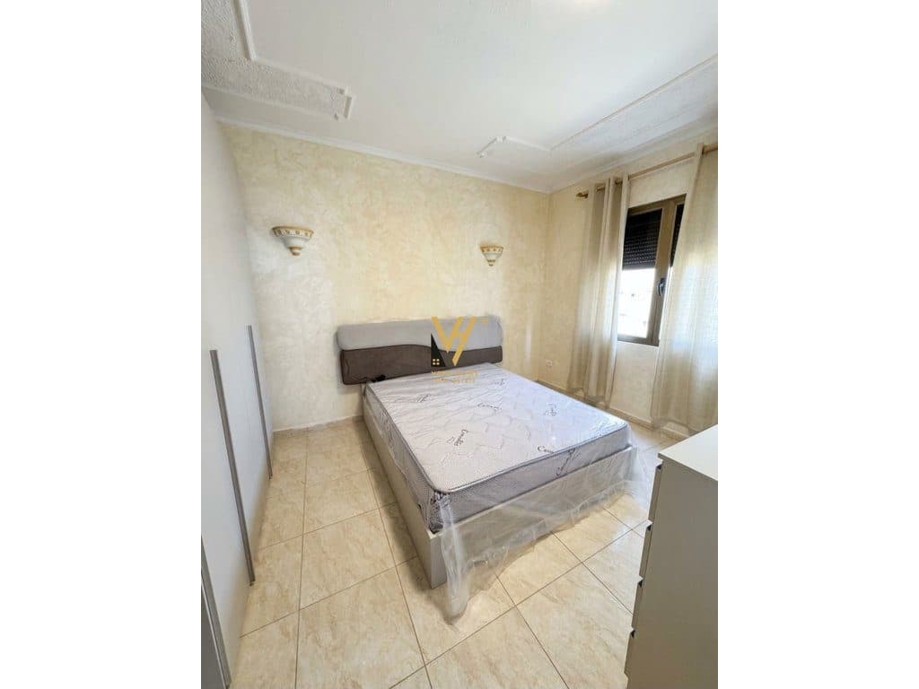 JEPET APARTAMENT 1+1+BLK ME QERA TE RRUGA E DURRESIT 55.000 LEKE 3