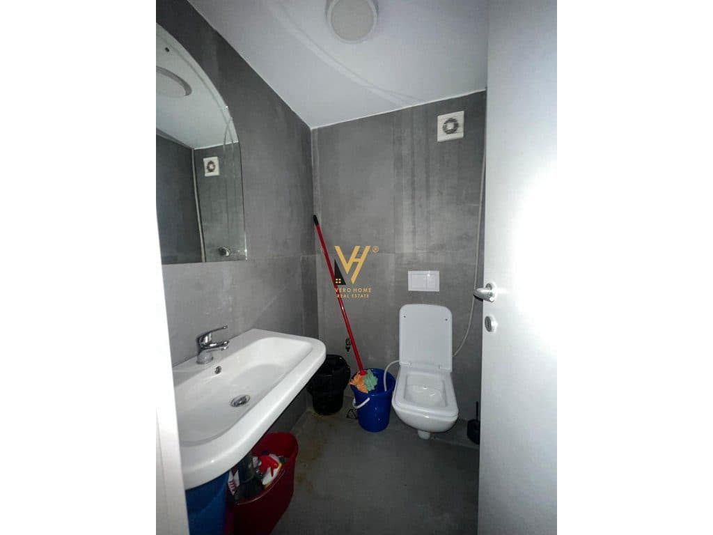 JEPET DYQAN 90 M2 ME QIRA TE STADIUMI DINAMO 180.000 LEKE 4