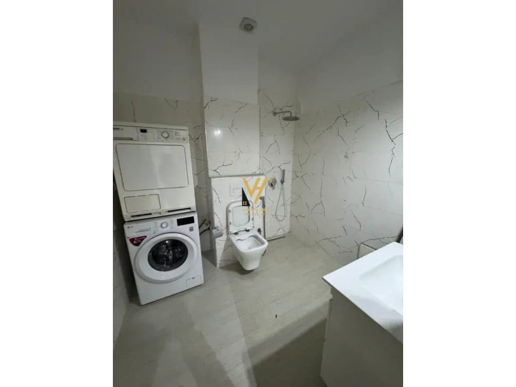 JEPET GARSONIERE 44 M2 ME QERA TE RR.BARRIKADAVE 45.000 LEKE 4