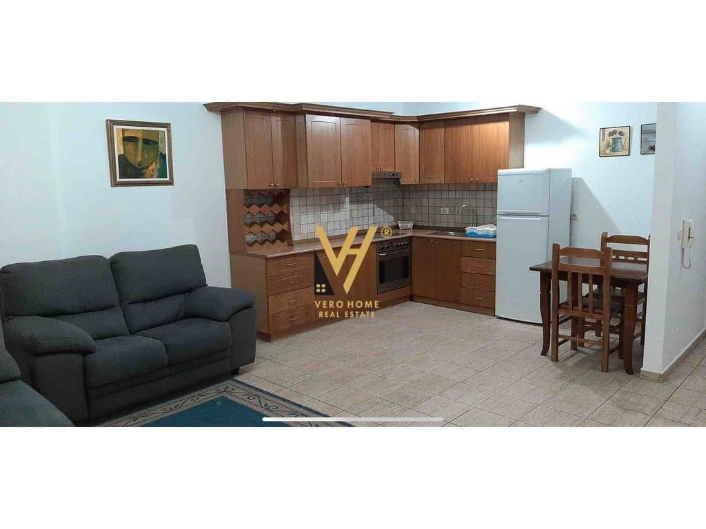 JEPET APARTAMENT 1+1+BLK ME QERA NE QENDER 60.000 LEKE 2