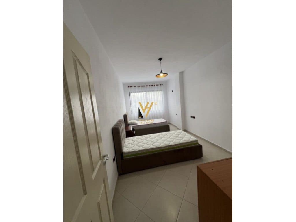 JEPET APARTAMENT 2+1+2 ME QERA TE UNAZA E RE 500 EURO 4