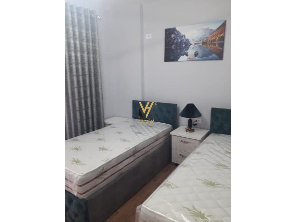 JEPET APARTAMENT 2+1 ME QERA TE 21 DHJETORI 700 EURO 4
