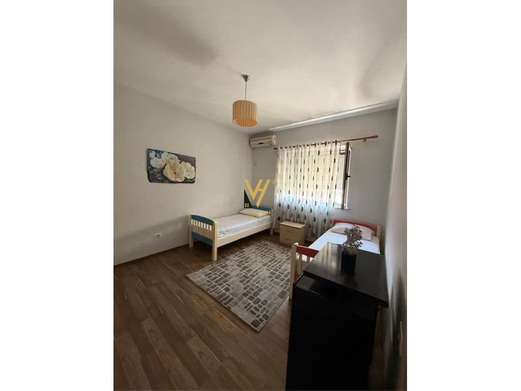JEPET APARTAMENT 2+1 ME QERA NE DON BOSKO 60.000 LEKE 4