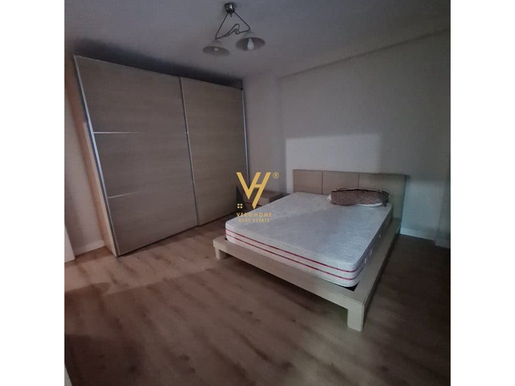 JEPET APARTAMENT 2+1+2+BLK ME QERA TE 21 DHJETORI 70.000 LEKE 4
