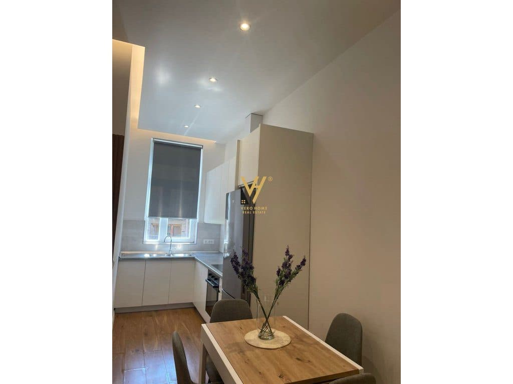 JEPET APARTAMENT 2+1 ME QERA TE RRUGA E DURRESIT 800 EURO 3