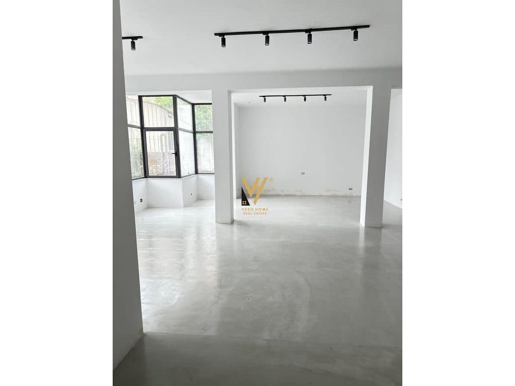 JEPET APARTAMENT 1+1 ME QERA NE QENDER 1.000 EURO