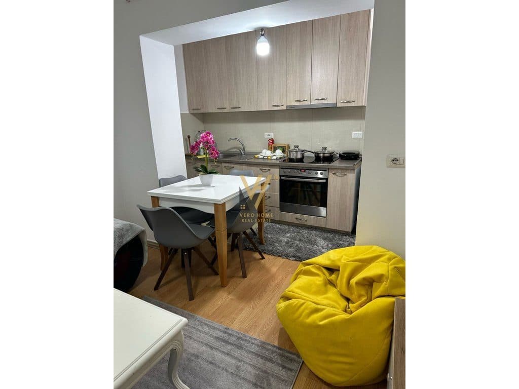 SHITET APARTAMENT 3+1+BLK+POST PARKIMI TEK BRRYLI 175.000 EURO