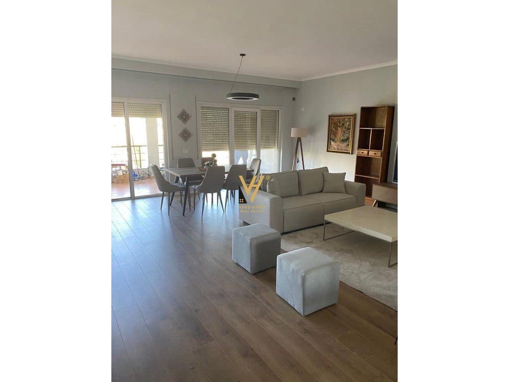 JEPET APARTAMENT 2+1+2+BLK ME QERA TE KOPSHTI ZOLOGJIK 1.100 EURO 2