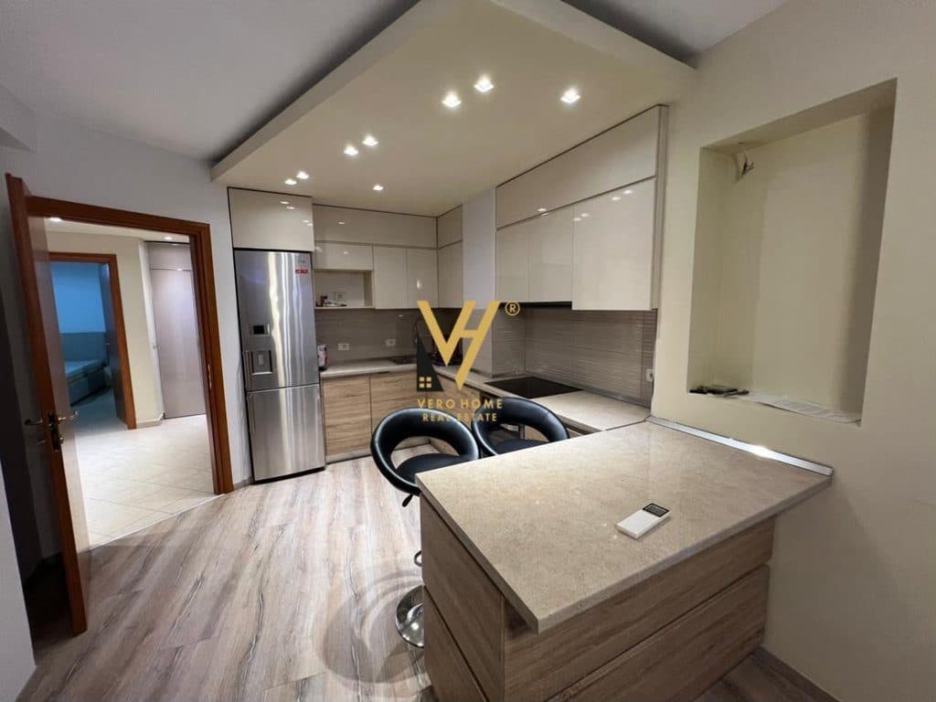 JEPET APARTAMENT 2+1+BLK ME QERA TE KOMUNA PARISIT 85.000 LEKE 2