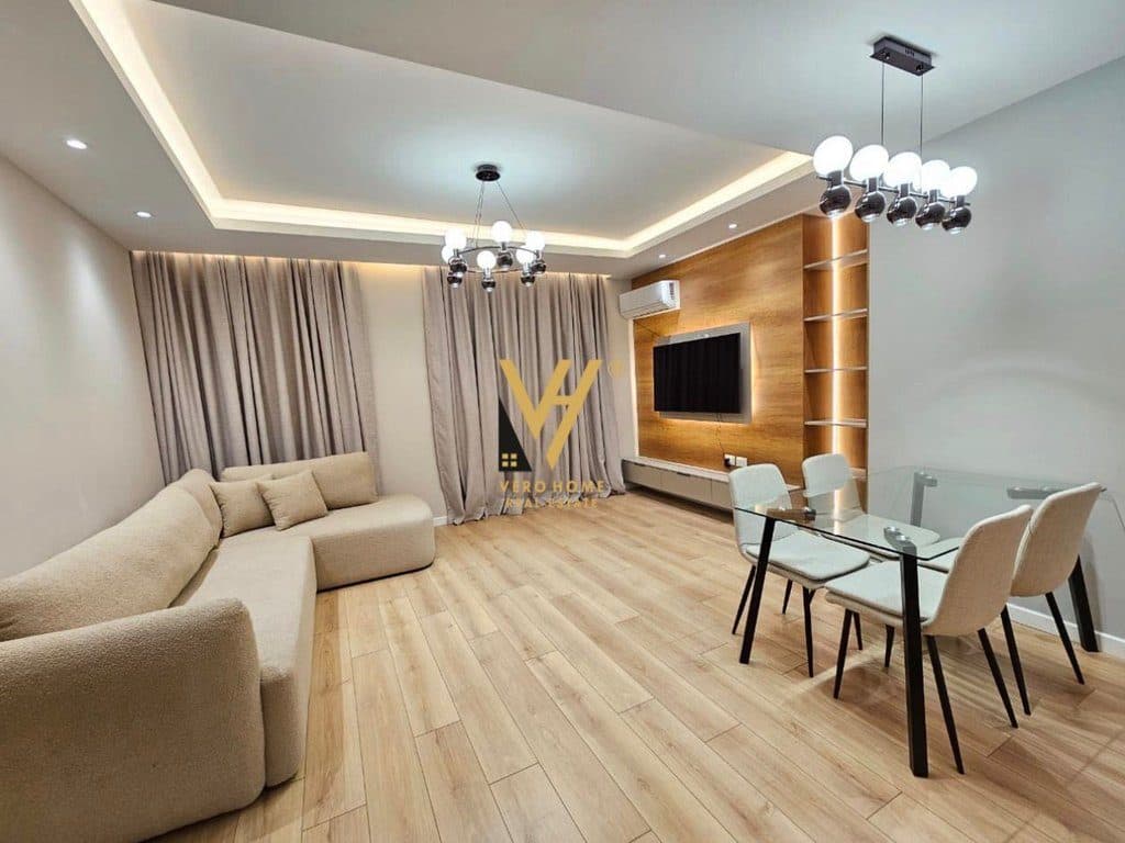 JEPET APARTAMENT 2+1+2+ VERANDE ME QIRA NE BLLOK, FAKULTETI I DREJTESISE 1.300 EURO